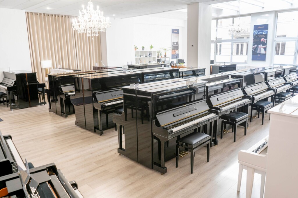 Klaviere und Flügel im KlavierLoft Showroom in Wien