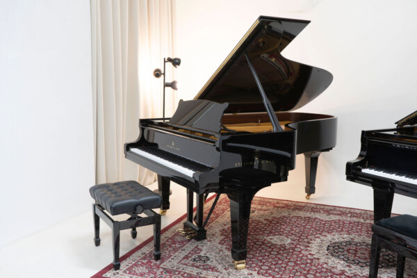 Steinway & Sons - Modell C-227