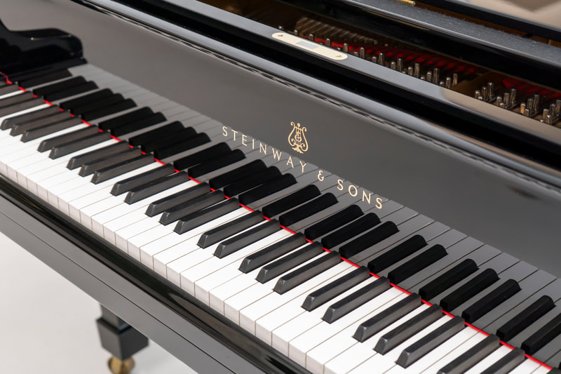 Steinway & Sons - Modell B-211