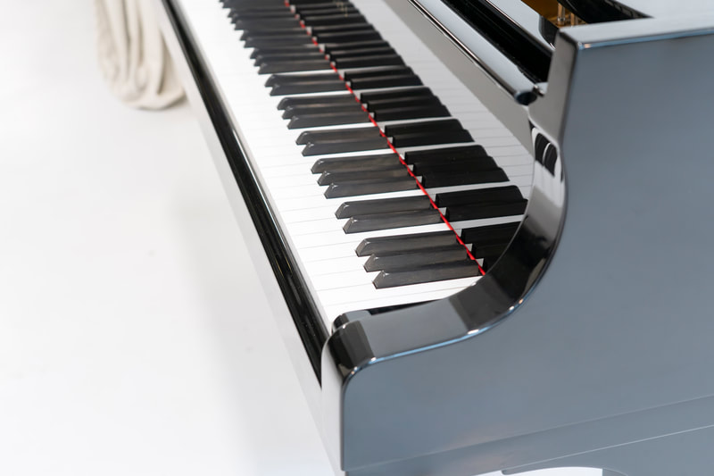 Steinway & Sons - Modell B-211