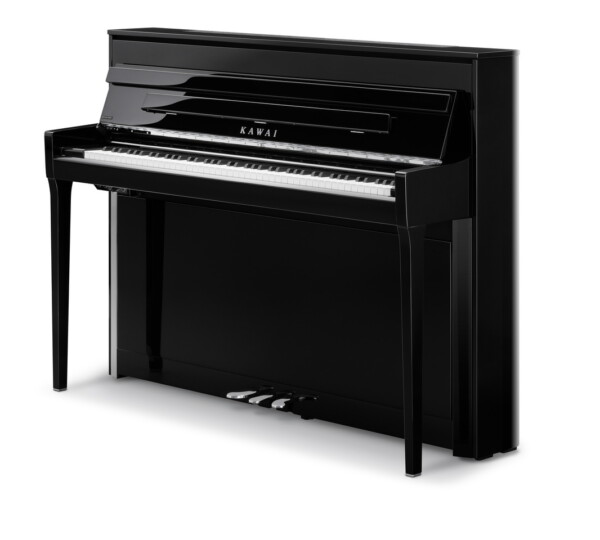 Schwarzes Kawai NOVUS NV6 Hybridpiano in schräger Gesamtansicht