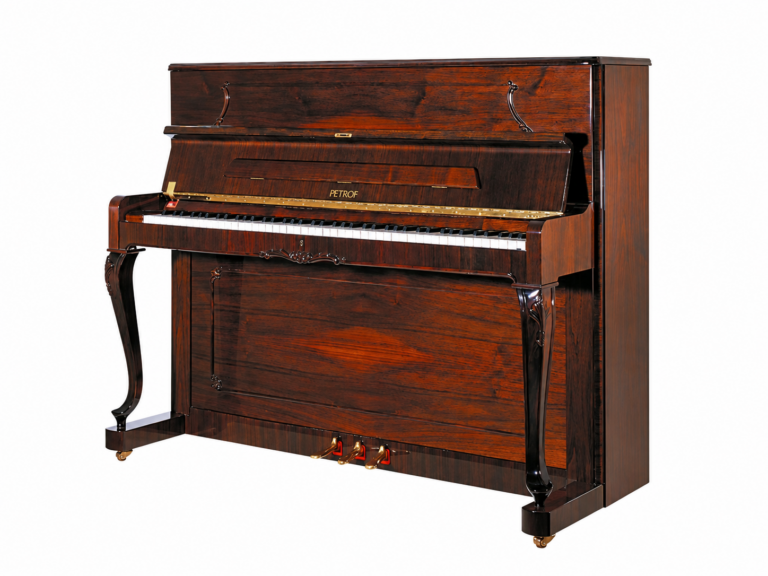 PETROF – P 118 C1 Chippendale