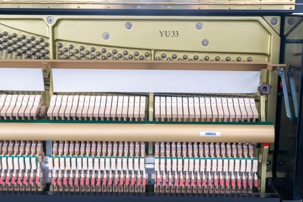 Originale Yamaha-Mechanik und Hammerköpfe des Yamaha YU33