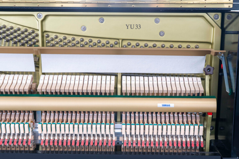 Originale Yamaha-Mechanik und Hammerköpfe des Yamaha YU33