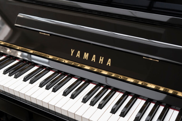 Yamaha U10BL – adSilent2 bereits eingebaut – JUPA-Zertifikat